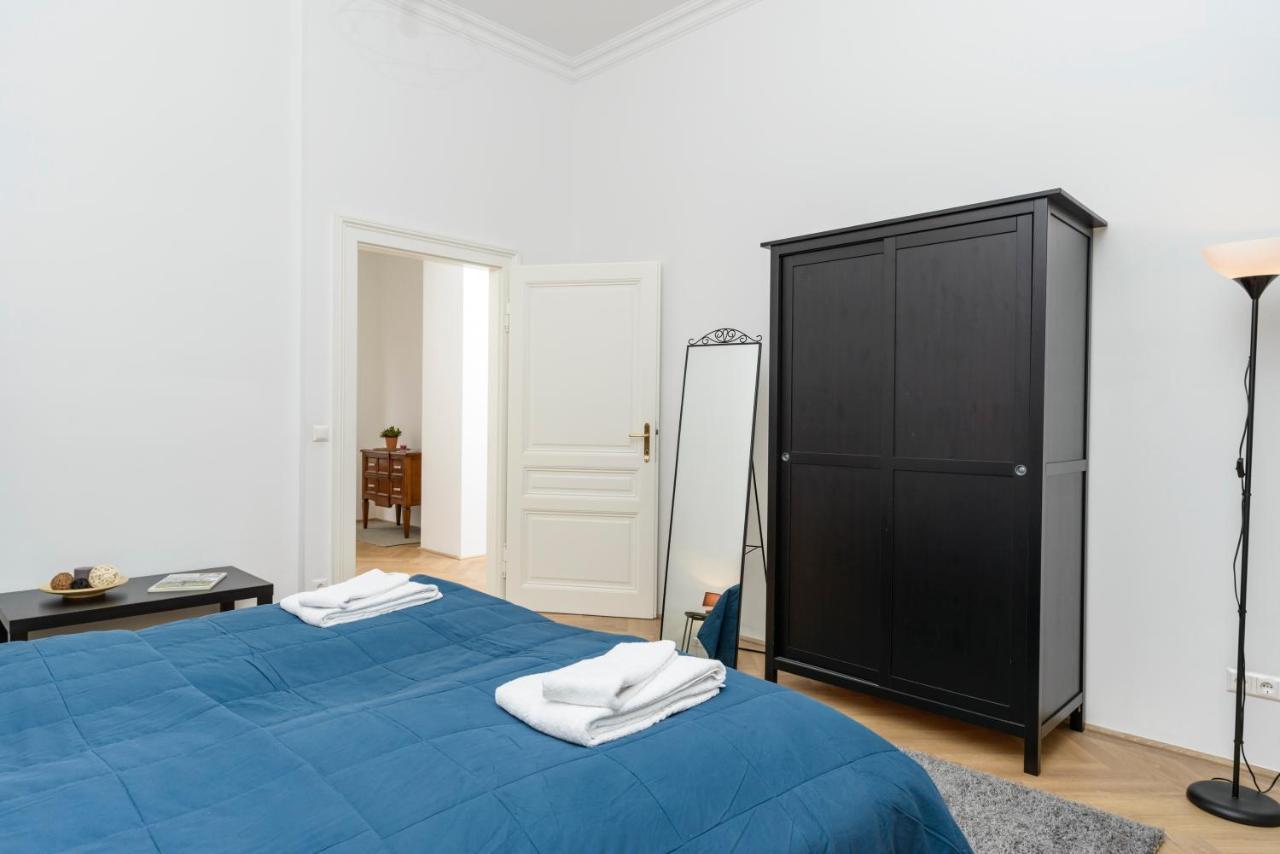 Senator Suite Stephansplatz By Ichbucheat Wenen Buitenkant foto