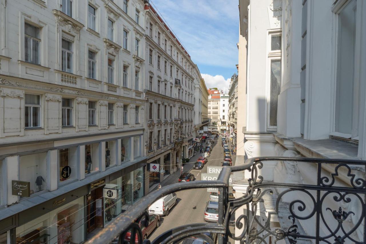 Senator Suite Stephansplatz By Ichbucheat Wenen Buitenkant foto