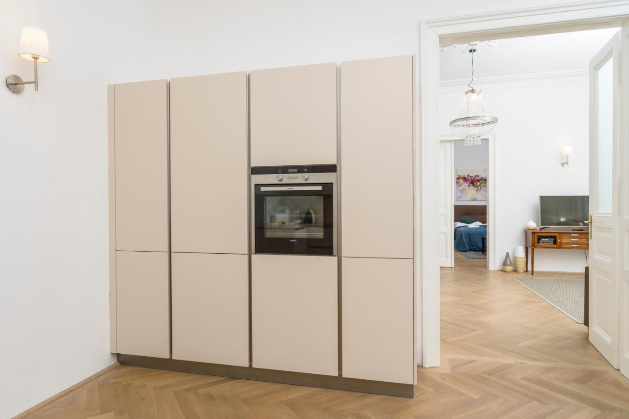 Senator Suite Stephansplatz By Ichbucheat Wenen Buitenkant foto