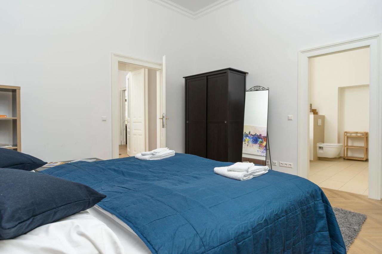 Senator Suite Stephansplatz By Ichbucheat Wenen Buitenkant foto