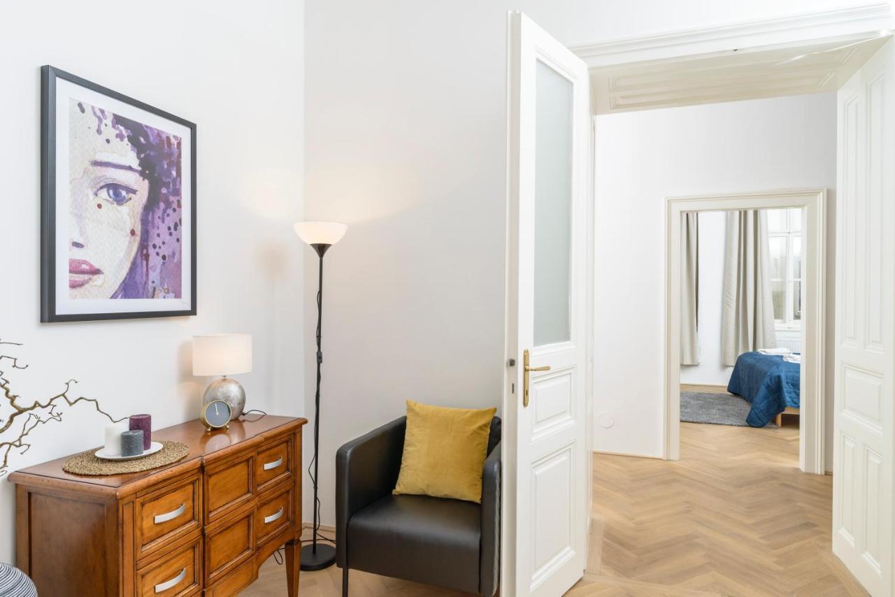 Senator Suite Stephansplatz By Ichbucheat Wenen Buitenkant foto