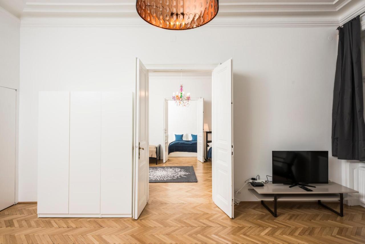 Senator Suite Stephansplatz By Ichbucheat Wenen Buitenkant foto