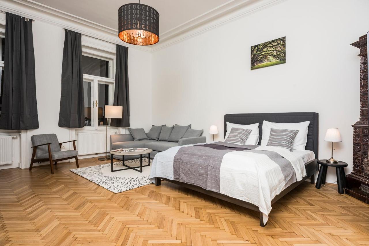 Senator Suite Stephansplatz By Ichbucheat Wenen Buitenkant foto