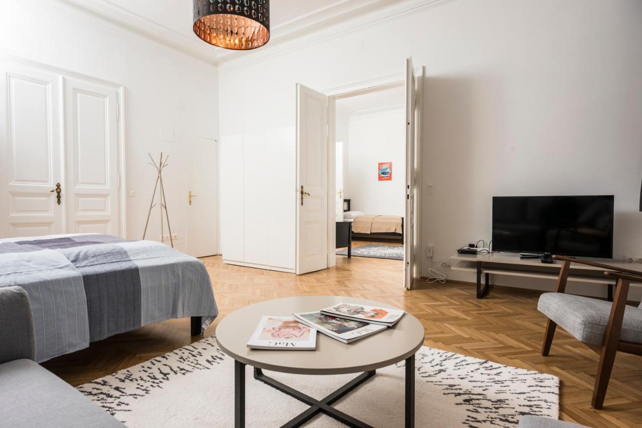 Senator Suite Stephansplatz By Ichbucheat Wenen Buitenkant foto