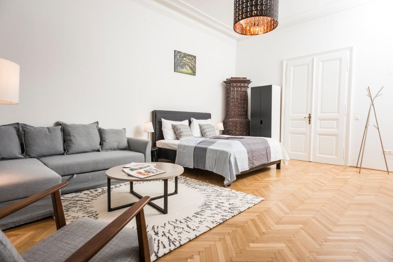 Senator Suite Stephansplatz By Ichbucheat Wenen Buitenkant foto