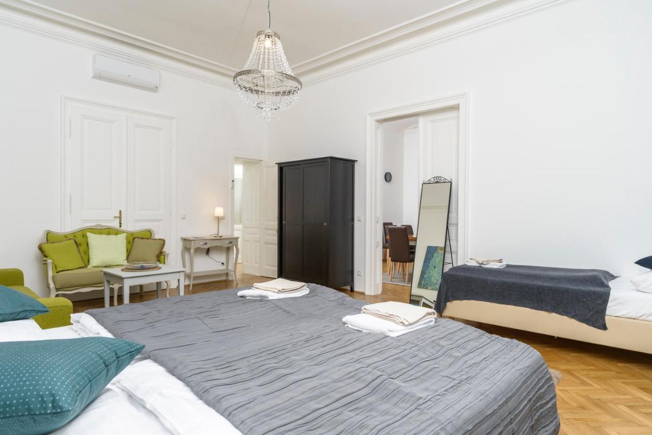 Senator Suite Stephansplatz By Ichbucheat Wenen Buitenkant foto