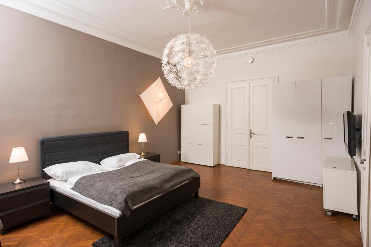 Senator Suite Stephansplatz By Ichbucheat Wenen Buitenkant foto